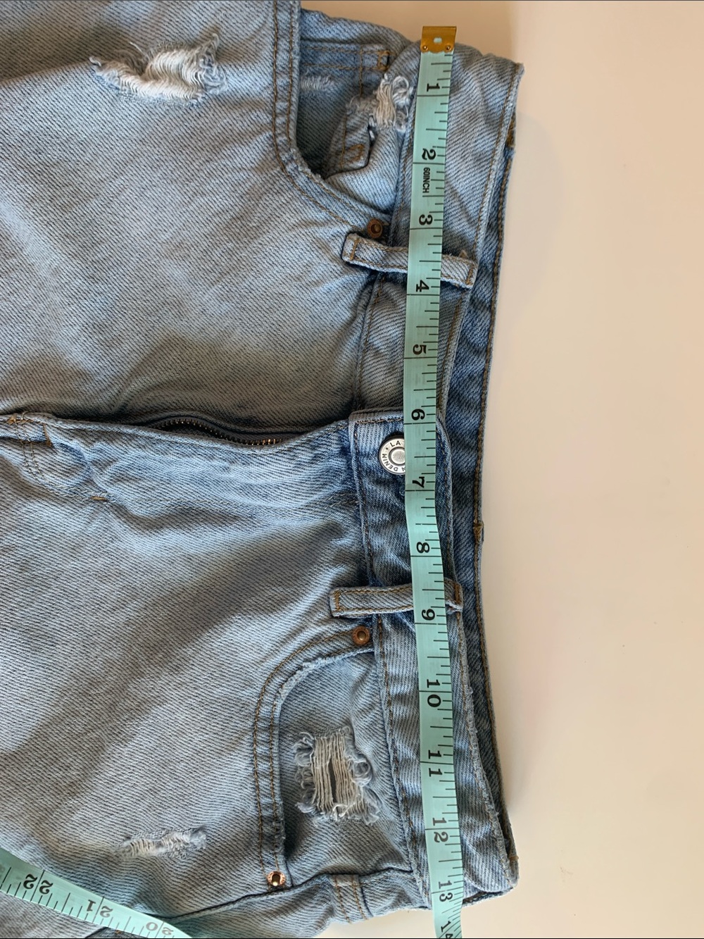 PacSun Light Wash Distressed Denim Cutoff Shorts - Picture 4 of 7